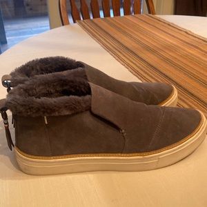 Toms faux fur lined high top slip-on sneaker